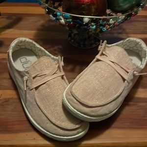 Hey Dude rose gold sparkling women’s size 7